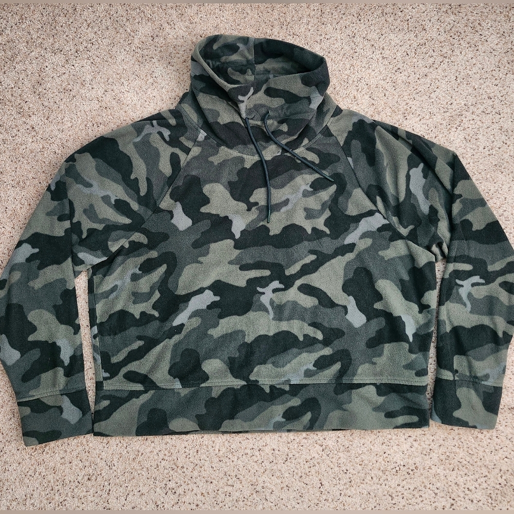 Old Navy Green Camo Funnel Neck Pullover Sweater